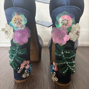 CHINESE LAUNDRY navy blue aloha platform flower heel size 8.5